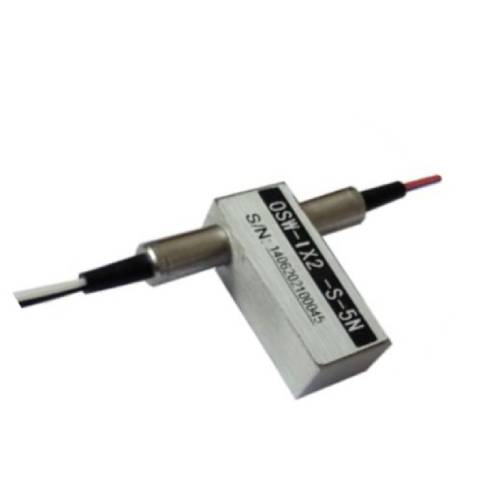 Polarization Maintaining Mechanical 1x1 Optical Switch