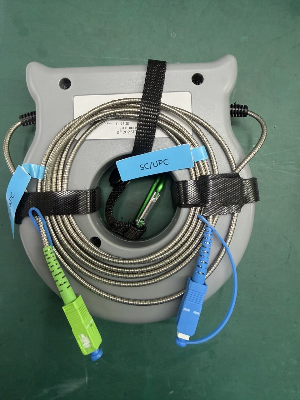 FR-Fiber-Ring-OTDR-Launch-Cable-Leads-With-Armored-Stainless-Steel-Jact-Back-View